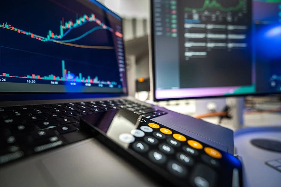 Přehledný analytický dashboard s grafy a statistikami